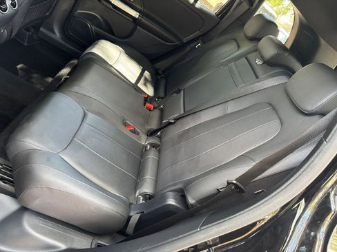 Used 2025 Mercedes-Benz GLB 250 image 38