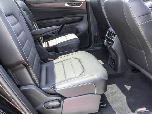 Used 2026 Volkswagen Atlas SEL AWD/4WD image 37