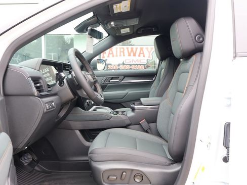 New 2027 GMC Terrain AT4 w/ Convenience Package III AWD/4WD image 12