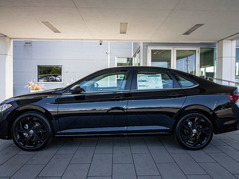 New 2026 Volkswagen Jetta SE FWD image 13