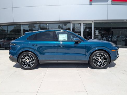 New 2025 Porsche Cayenne Coupe image 8
