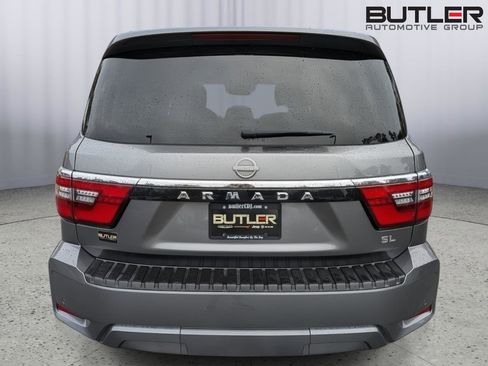 Used 2024 Nissan Armada SL w/ Captain's Chairs Package image 4