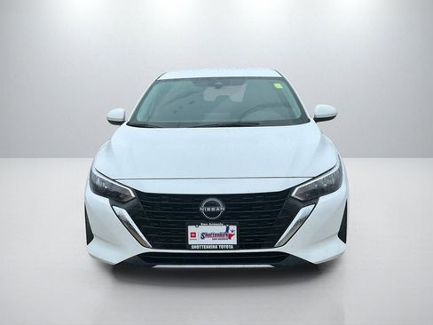 Used 2025 Nissan Sentra SV FWD image 2