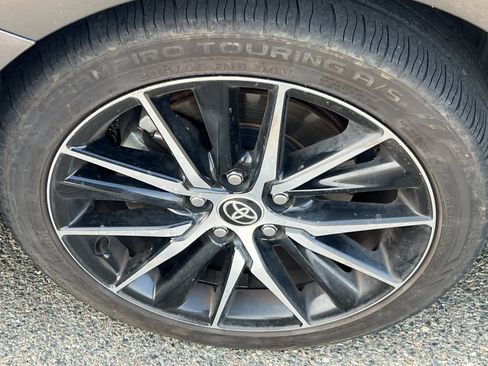 Used 2022 Toyota Camry SE image 10