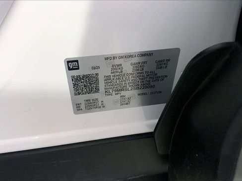 Used 2025 Chevrolet TrailBlazer LT AWD/4WD image 31