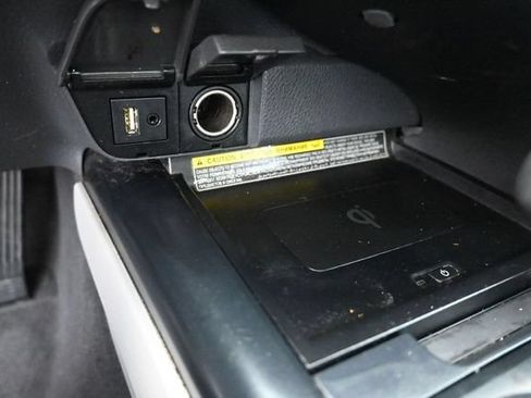 Used 2019 Toyota Camry XLE FWD image 9