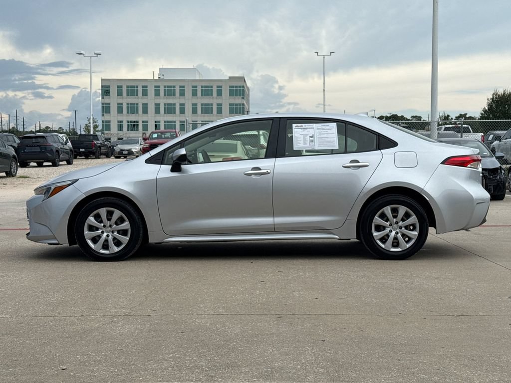 Certified 2025 Toyota Corolla LE FWD image 3
