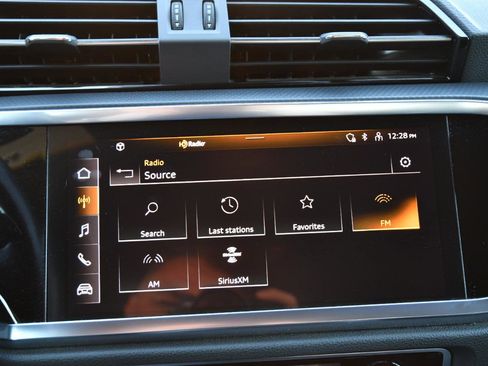 Used 2024 Audi Q3 2.0T Premium image 15