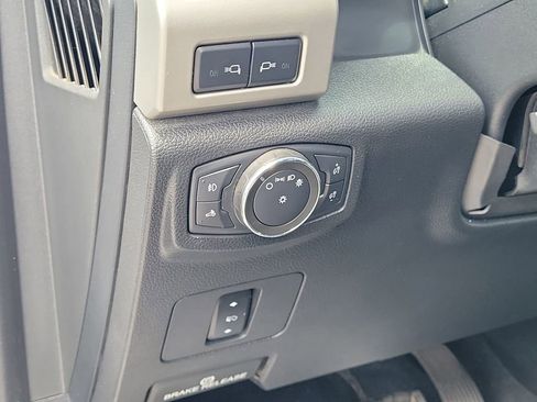 Used 2021 Ford F250 Lariat w/ Lariat Value Package AWD/4WD image 21
