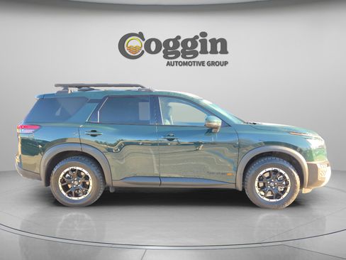 Used 2025 Nissan Pathfinder Rock Creek image 6