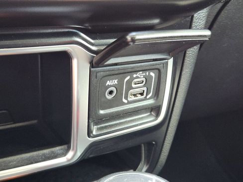 Used 2022 Jeep Wrangler Sport AWD/4WD image 21