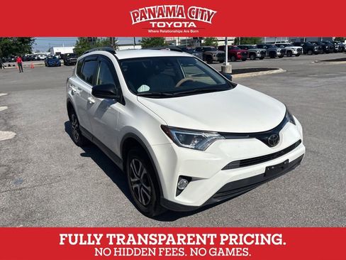 Used 2018 Toyota RAV4 LE FWD image 1