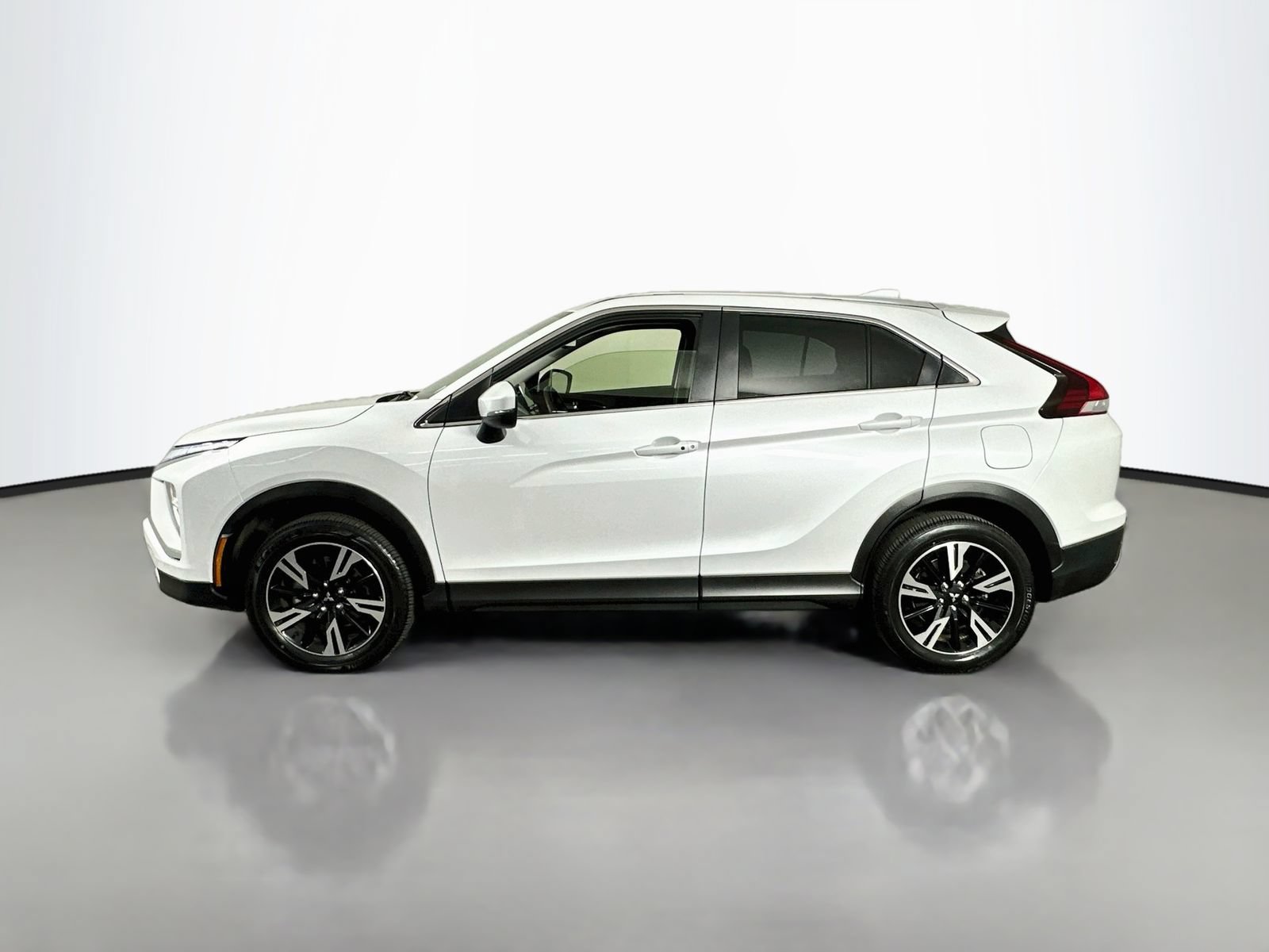 Used 2025 Mitsubishi Eclipse Cross SE AWD/4WD image 4