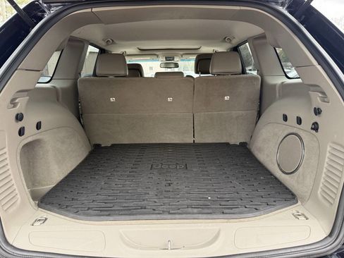 Used 2011 Jeep Grand Cherokee Laredo image 18