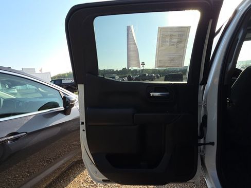 Used 2021 Chevrolet Silverado 1500 LT image 13