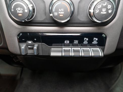 Used 2022 RAM 2500 Big Horn w/ Level A Equipment Group AWD/4WD image 21