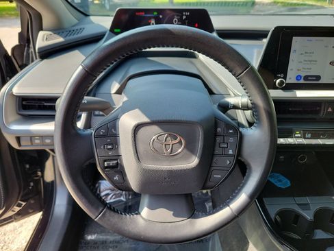 Used 2024 Toyota Prius LE FWD image 23