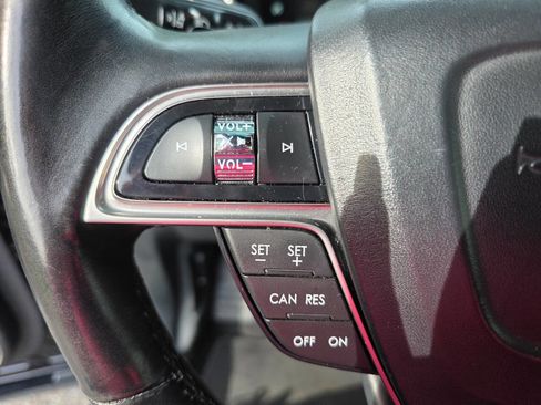 Used 2019 Lincoln Nautilus Reserve image 19