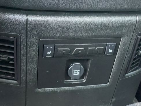 Used 2018 RAM 2500 Laramie w/ Sport Appearance Group AWD/4WD image 28