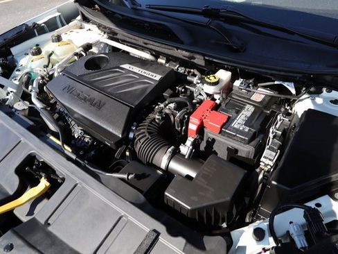 Used 2023 Nissan Rogue S image 3