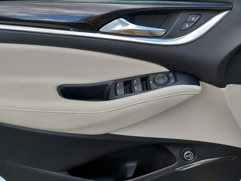 Used 2023 Buick Enclave Essence image 35