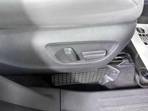 Used 2021 Toyota Sienna XLE image 11