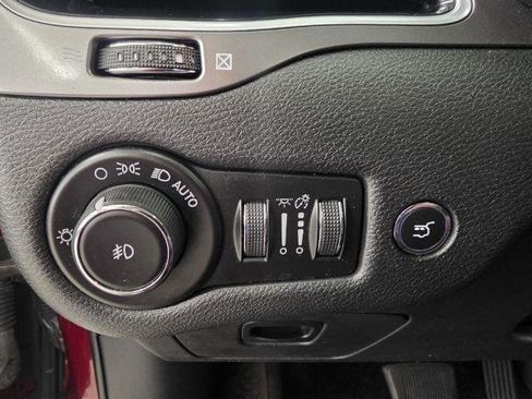 Used 2019 Jeep Cherokee Limited w/ Technology Group AWD/4WD image 14