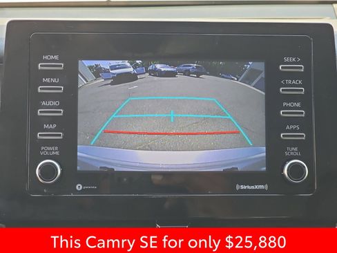 Used 2024 Toyota Camry SE image 30