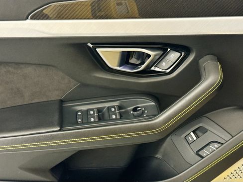 Used 2020 Lamborghini Urus AWD/4WD image 18
