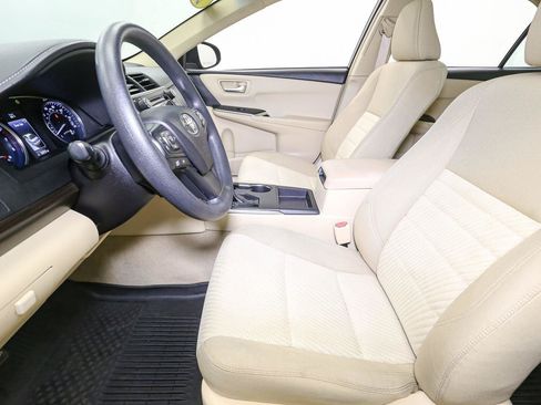 Used 2017 Toyota Camry LE w/ Moonroof Package FWD image 36