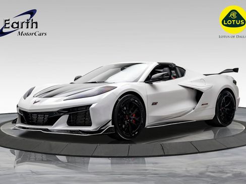 Used 2023 Chevrolet Corvette Z06 w/ Z07 Performance Package image 1