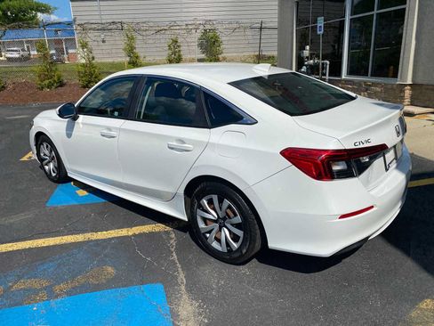 Used 2022 Honda Civic LX image 3