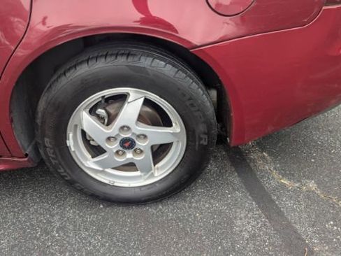 Used 2004 Pontiac Grand Prix GT2 w/ Leather Trim Pkg image 10