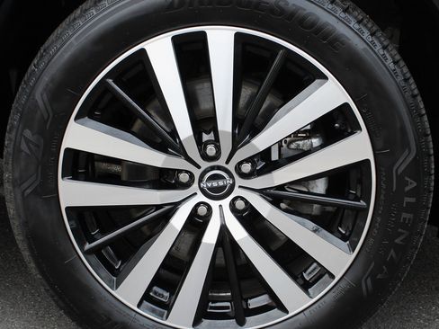 Certified 2023 Nissan Pathfinder Platinum image 11