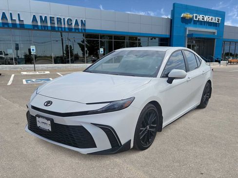 Used 2025 Toyota Camry SE w/ Multimedia Upgrade Package FWD image 1