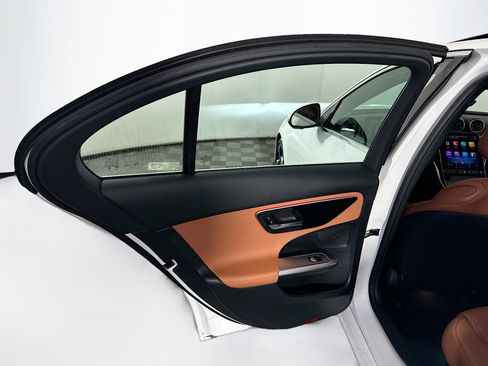 Used 2025 Mercedes-Benz C 300 Sedan image 26