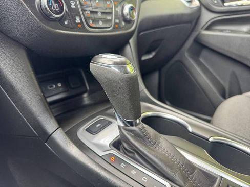 Used 2020 Chevrolet Equinox LT AWD/4WD image 15