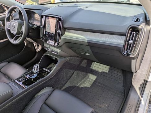 Used 2023 Volvo XC40 B5 Ultimate w/ Protection Package Premier image 26