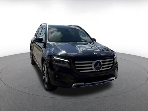 Used 2025 Mercedes-Benz GLB 250 image 3