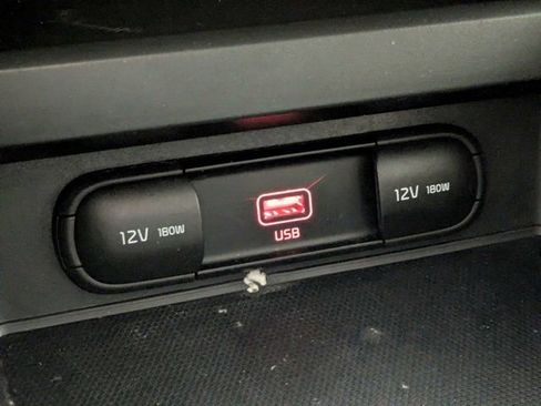 Used 2020 Kia Soul LX FWD image 21