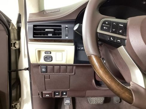 Used 2016 Lexus ES 350 w/ Premium Package w/Wood Trim FWD image 12