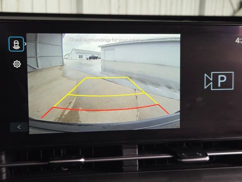 Used 2024 Hyundai Kona SEL FWD image 2