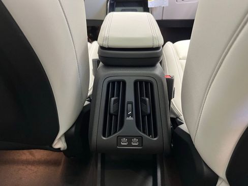 New 2026 BMW X1 xDrive28i w/ Technology Package image 9