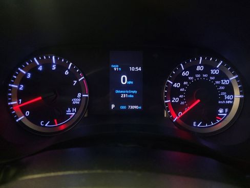 Used 2020 Toyota Highlander LE FWD image 23