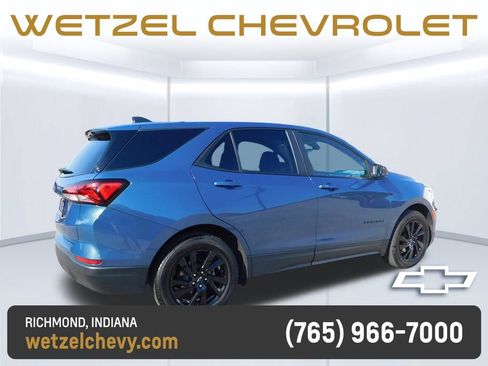 Used 2024 Chevrolet Equinox LS w/ LS Convenience Package FWD image 3