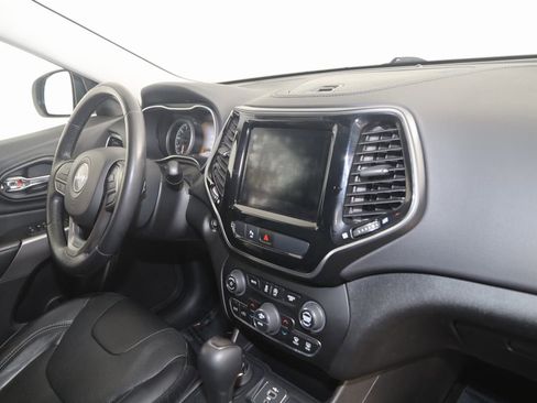 Used 2020 Jeep Cherokee Limited image 38