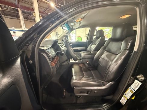 Used 2014 Toyota Tundra Limited w/ Limited Premium Package AWD/4WD image 15