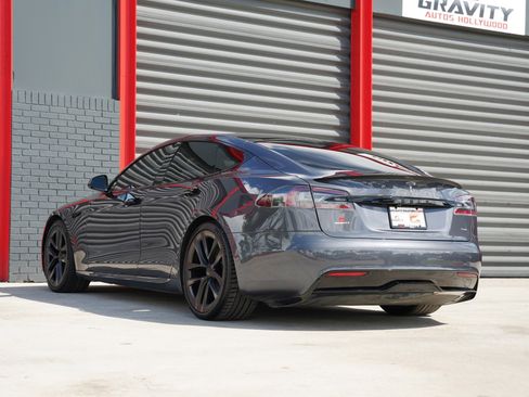 Used 2022 Tesla Model S Plaid image 4