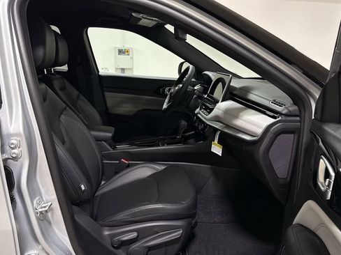 New 2026 Jeep Compass Limited image 20