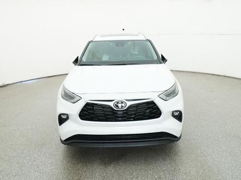 New 2026 Toyota Highlander XLE image 15